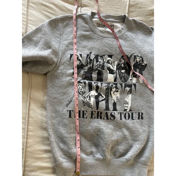 Taylor Swift Eras Concert Sweatshirt XS Gray - Picture 3 of 7